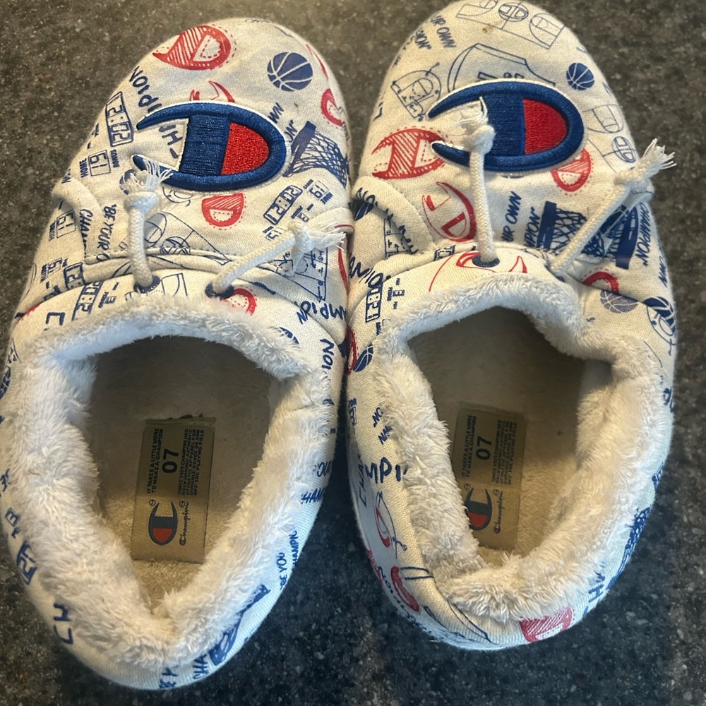 Champion size 7 slippers